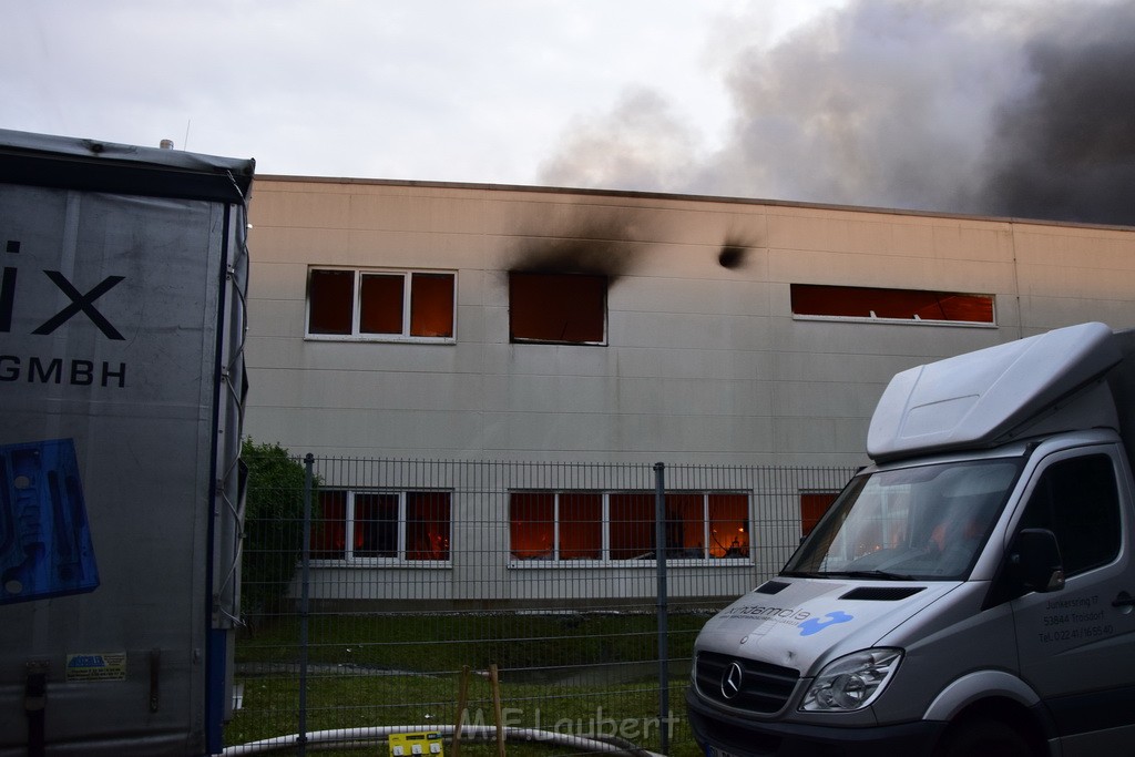 Grossbrand Halle Troisdorf Kriegsdorf Junkersring P216.JPG - Miklos Laubert